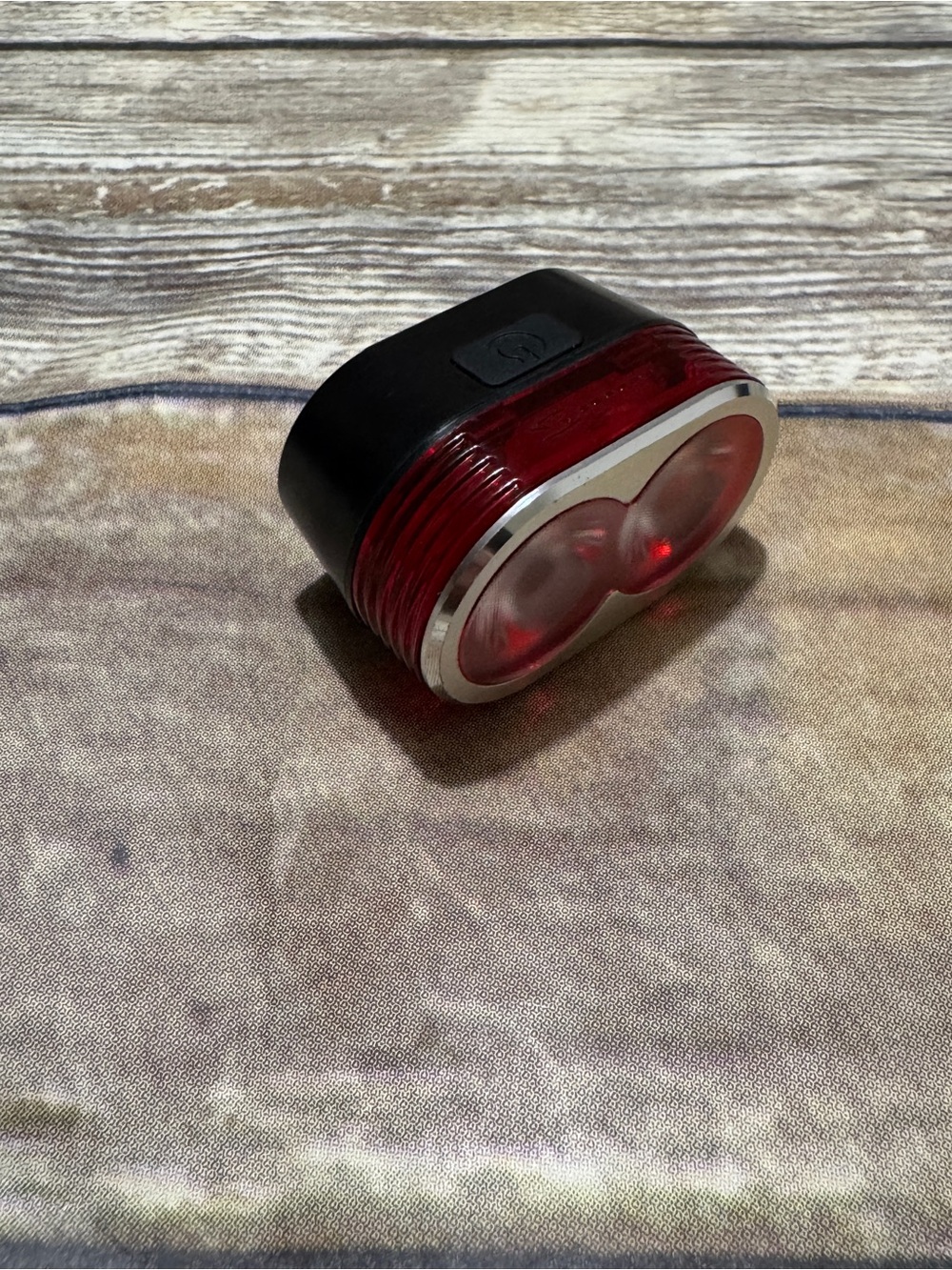 Serfas Rear Bike Tail Light LED USB Rechargeable Battery w/Charger & Mount